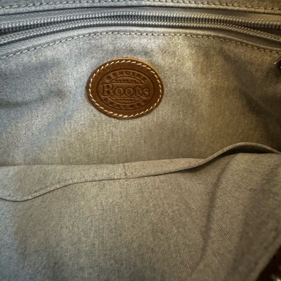 NWT Roots bag Canadian villager tribe - Picture 7 of 8